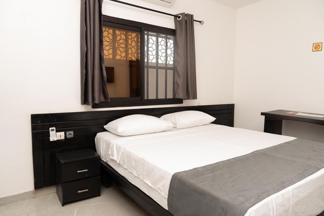 Airport Inn Hotel Lome Ngoại thất bức ảnh